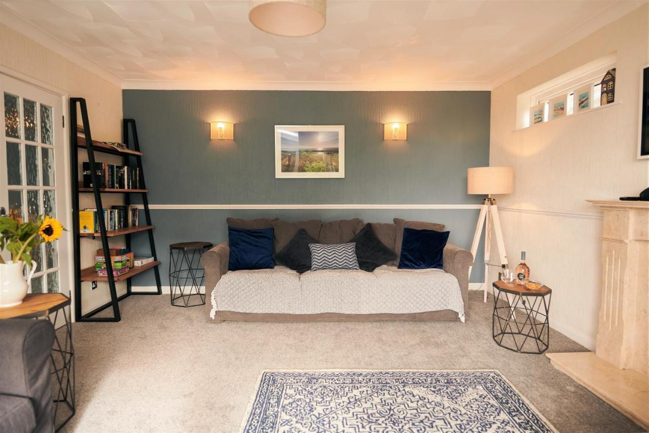 Sea Gem- Beautiful Family Home With Stunning Sea Views & Garden Tenby Exterior photo